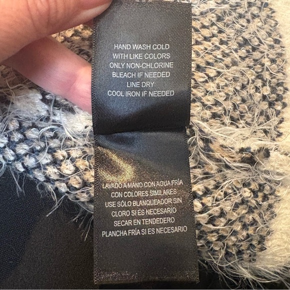 SHYANNE Aztec Western Cowboy Multicolor Pattern Long Fuzzy Cardigan Size Large - Picture 9 of 10